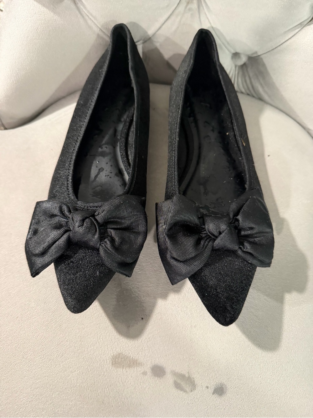 Old Navy Black Pointed-Toe Flats with Bow Accent